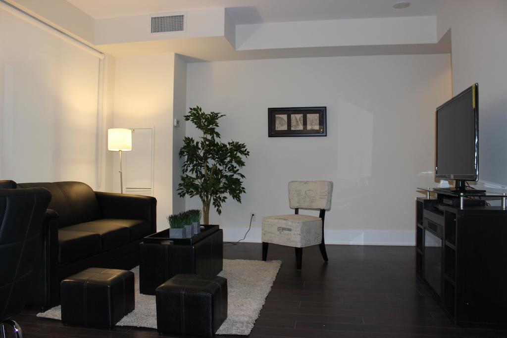 Atlas Suites - Cn Tower & Convention Centre Τορόντο Δωμάτιο φωτογραφία